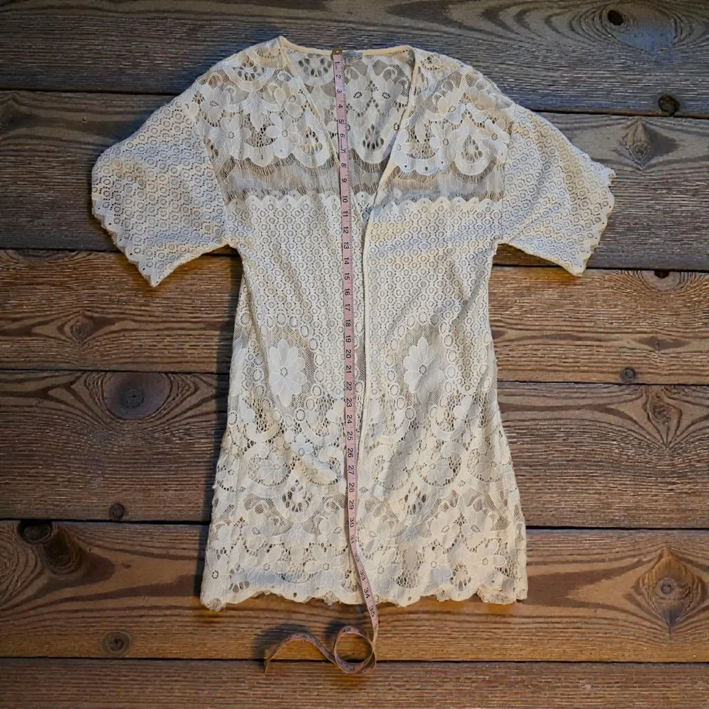 Charlotte Russe Cream‎ Lace Robe